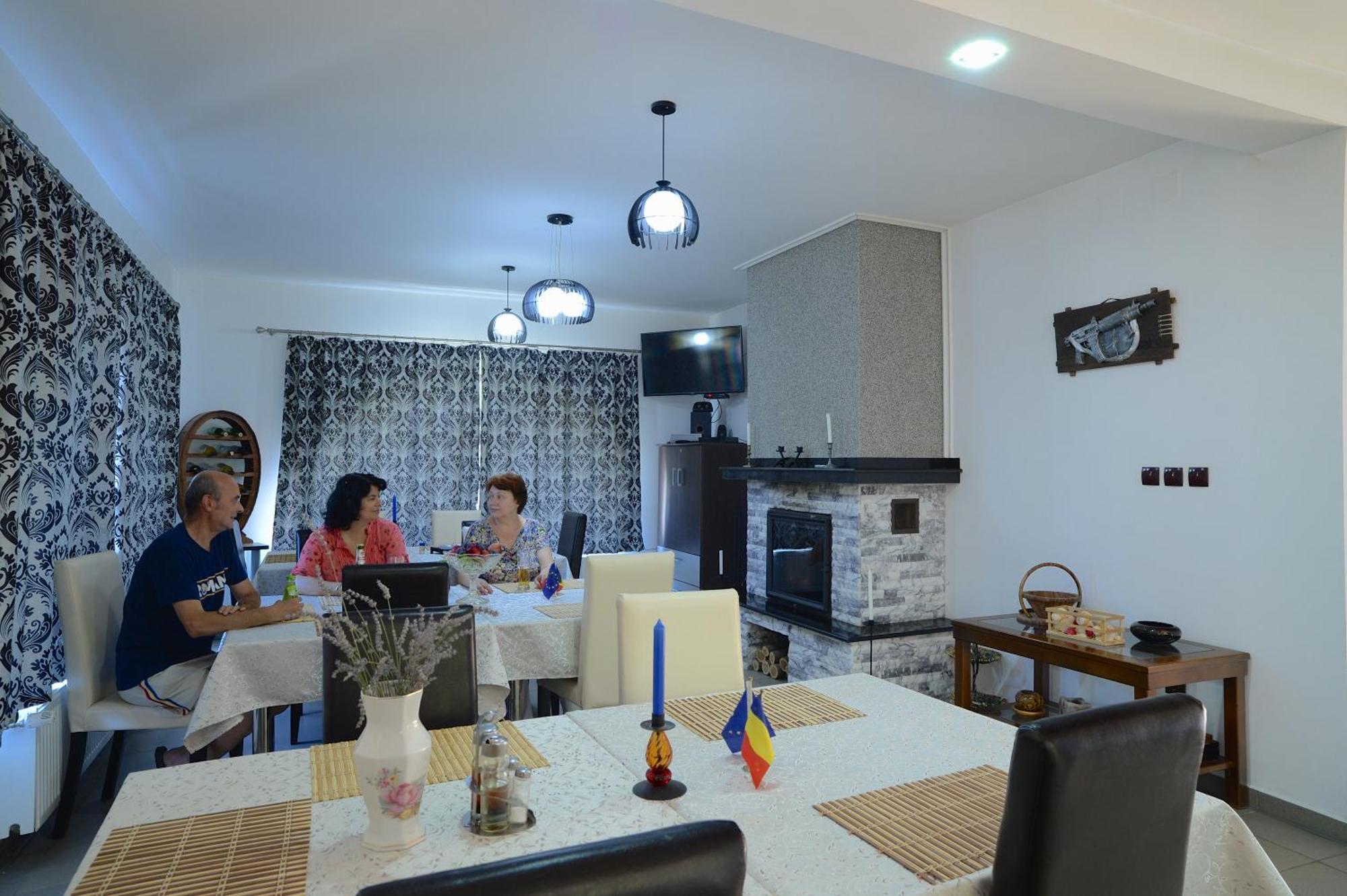 Vila Madudu Vălenii de Munte Exterior foto